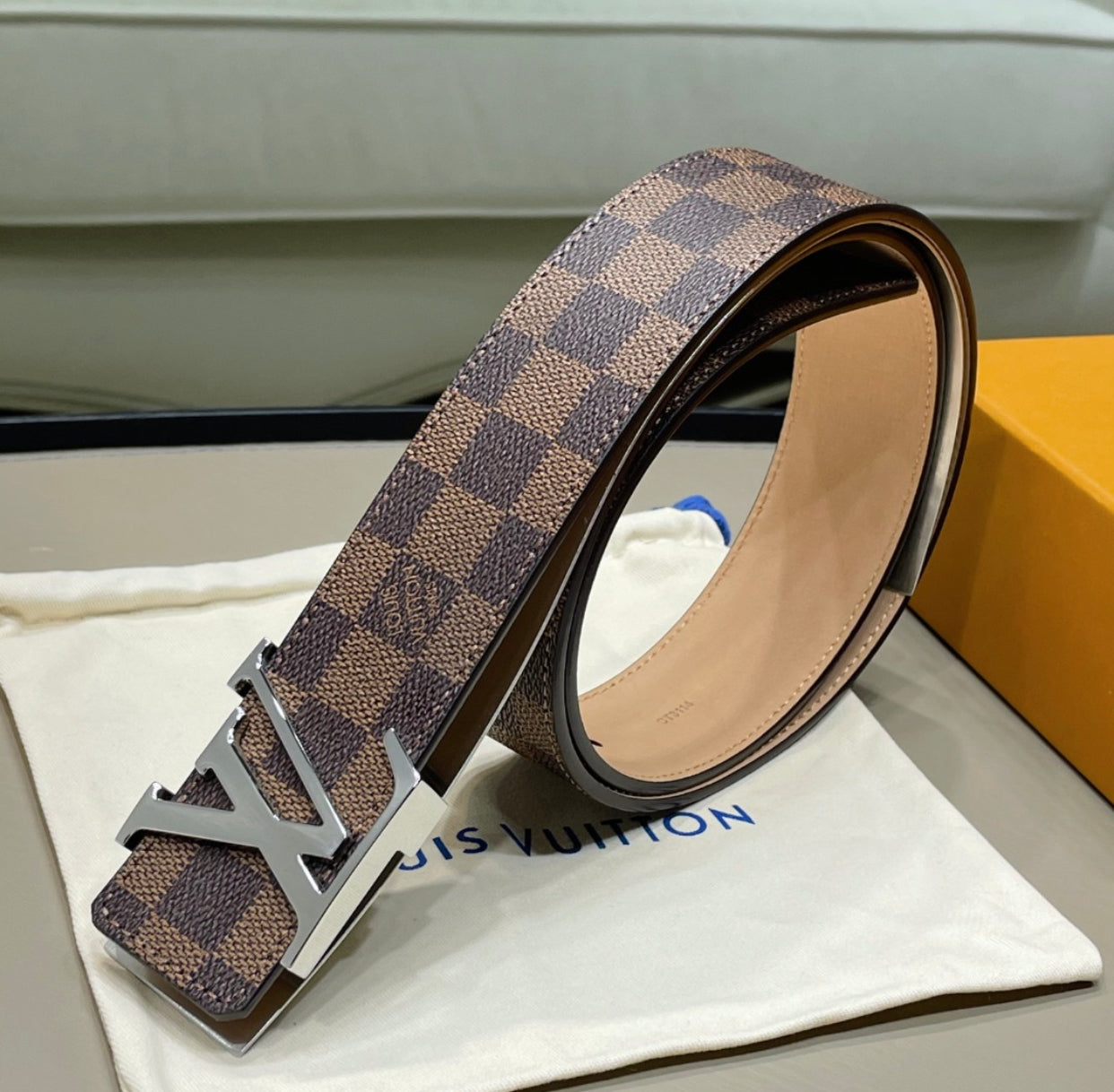 Louis Vuitton belt Blxshpfr