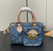 Load image into Gallery viewer, Sac Louis Vuitton Denim
