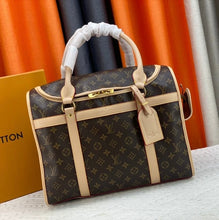 Load image into Gallery viewer, Sac de voyage Animaux Louis Vuitton
