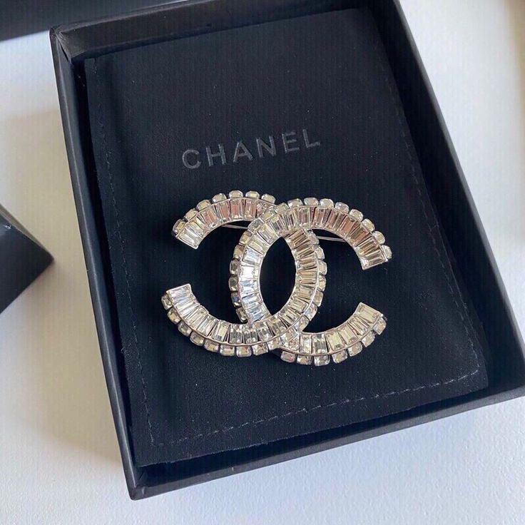 Broche Chanel