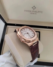 Load image into Gallery viewer, Montre Patek Philippe Nautilus
