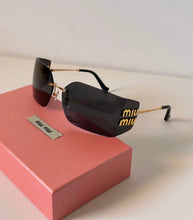 Load image into Gallery viewer, Lunettes de soleil Miu Miu
