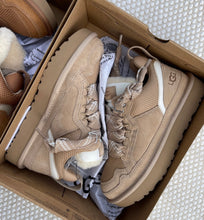 Load image into Gallery viewer, UGG Lowmel Sneakers
