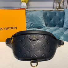 Load image into Gallery viewer, Sac ceinture Louis Vuitton

