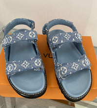 Load image into Gallery viewer, Louis Vuitton sandals
