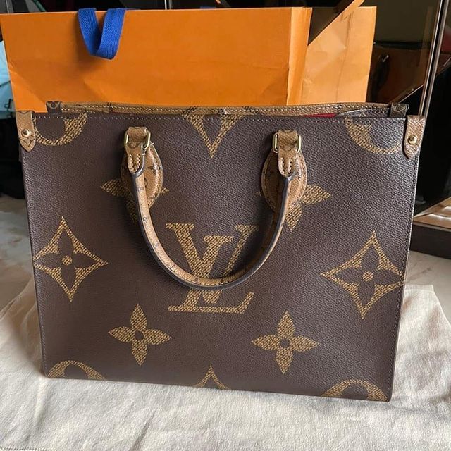 Louis Vuitton Onthego MM tote bag