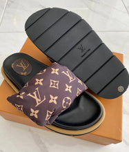 Load image into Gallery viewer, Louis Vuitton slides
