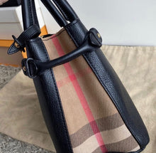 Load image into Gallery viewer, Burberry Banner bag
