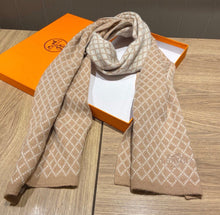 Load image into Gallery viewer, Hermès scarf
