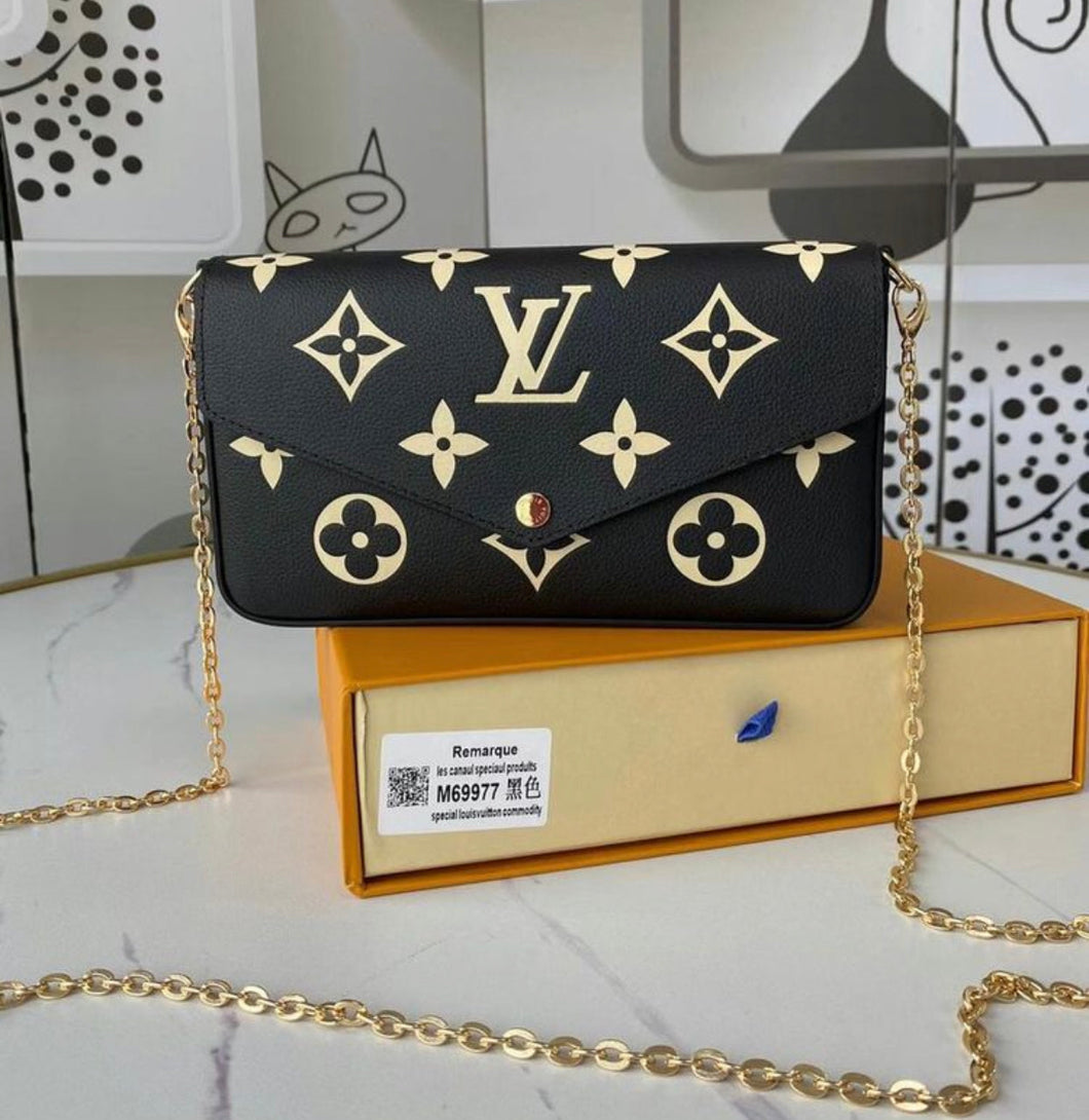 LV Monogram Pochette Felicie Belt Bag & GG Tights Bundle Deal – Le