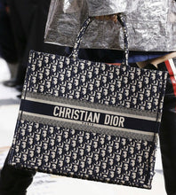 Load image into Gallery viewer, Dior tote bag
