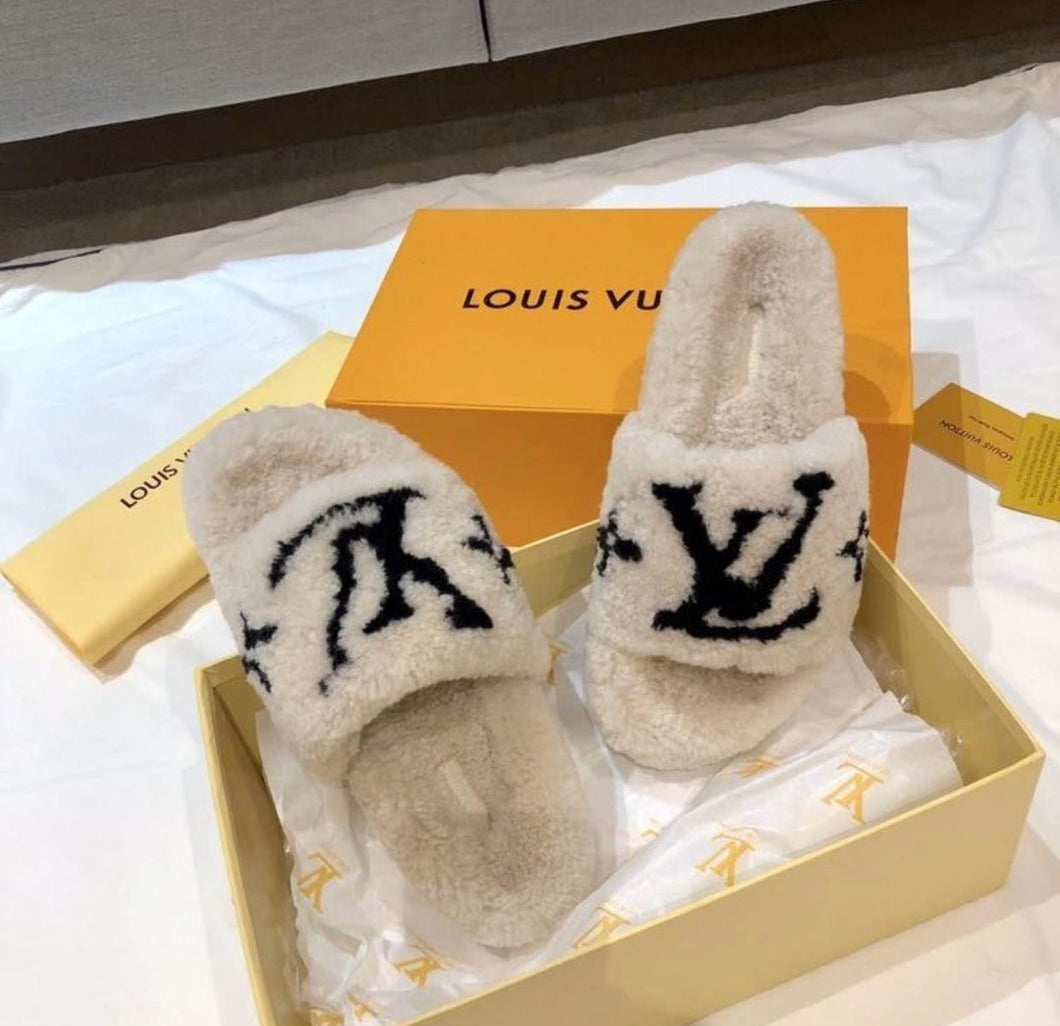 Pantoufles Louis Vuitton LV Suite Line Mule velours vison fourrure US 6,5  livrai