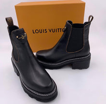 Load image into Gallery viewer, Louis Vuitton Boots
