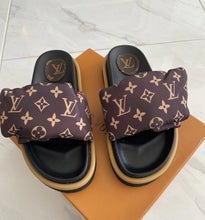 Load image into Gallery viewer, Louis Vuitton slides
