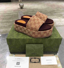 Charger l&#39;image dans la galerie, Mules à plateforme Gucci
