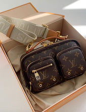 Load image into Gallery viewer, Louis Vuitton Utility Bag
