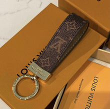 Load image into Gallery viewer, Louis Vuitton key ring
