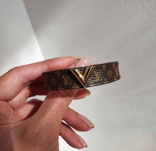Load image into Gallery viewer, Louis Vuitton bracelet
