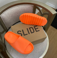 Charger l&#39;image dans la galerie, Yeezy Slide Orange
