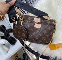 Load image into Gallery viewer, Louis Vuitton Multi Pouch
