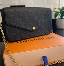 Load image into Gallery viewer, Louis Vuitton Félicie clutch
