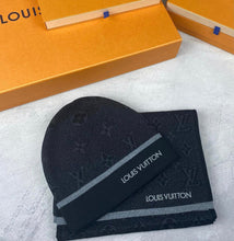 Load image into Gallery viewer, Louis Vuitton Hat &amp; Scarf Box
