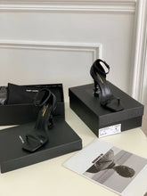 Charger l&#39;image dans la galerie, Talons Yves Saint Laurent
