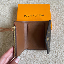 Load image into Gallery viewer, Louis Vuitton Card Holder
