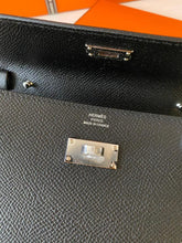 Load image into Gallery viewer, Hermès Kelly clutch
