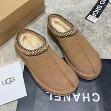 Load image into Gallery viewer, UGG Tazz slippers
