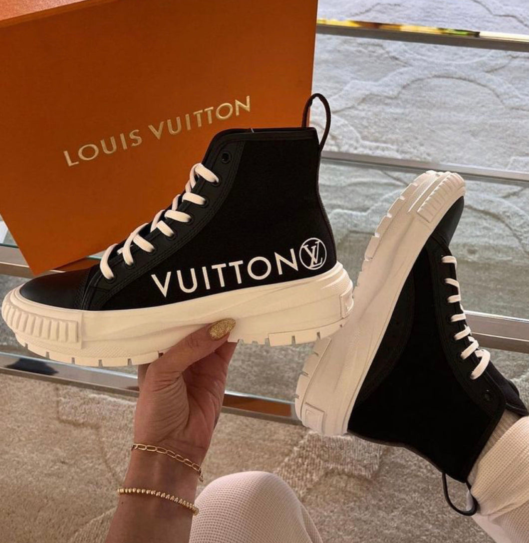 Louis Vuitton Squad Sneakers