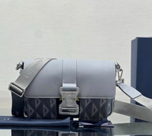 Load image into Gallery viewer, Dior bag
