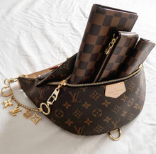 Load image into Gallery viewer, Louis Vuitton belt bag
