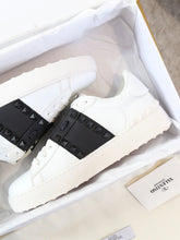 Load image into Gallery viewer, Valentino sneakers
