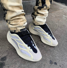 Charger l&#39;image dans la galerie, Yeezy 700 V3
